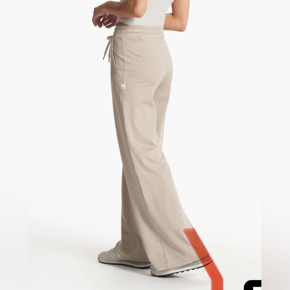 Vuori - Halo Essential Wideleg Tall - Picture 3 of 6